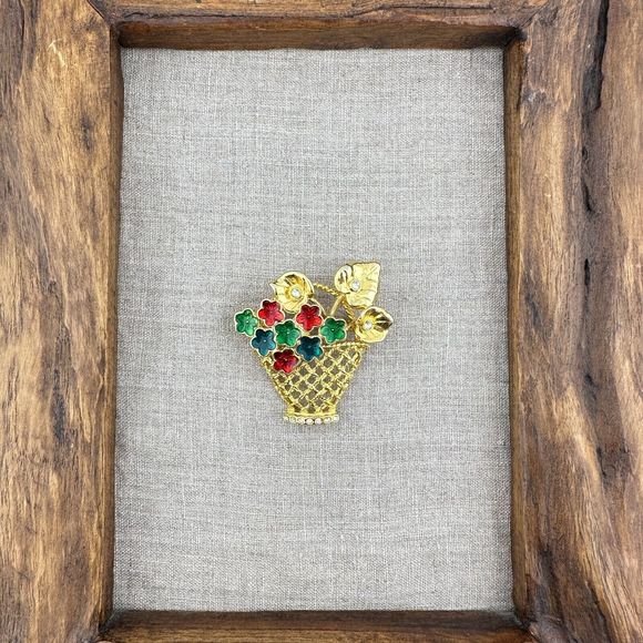 Vintage Gold Tone Enamel Clear Rhinestone Flower Basket Brooch Pin Openwork 1.75 - Picture 9 of 10